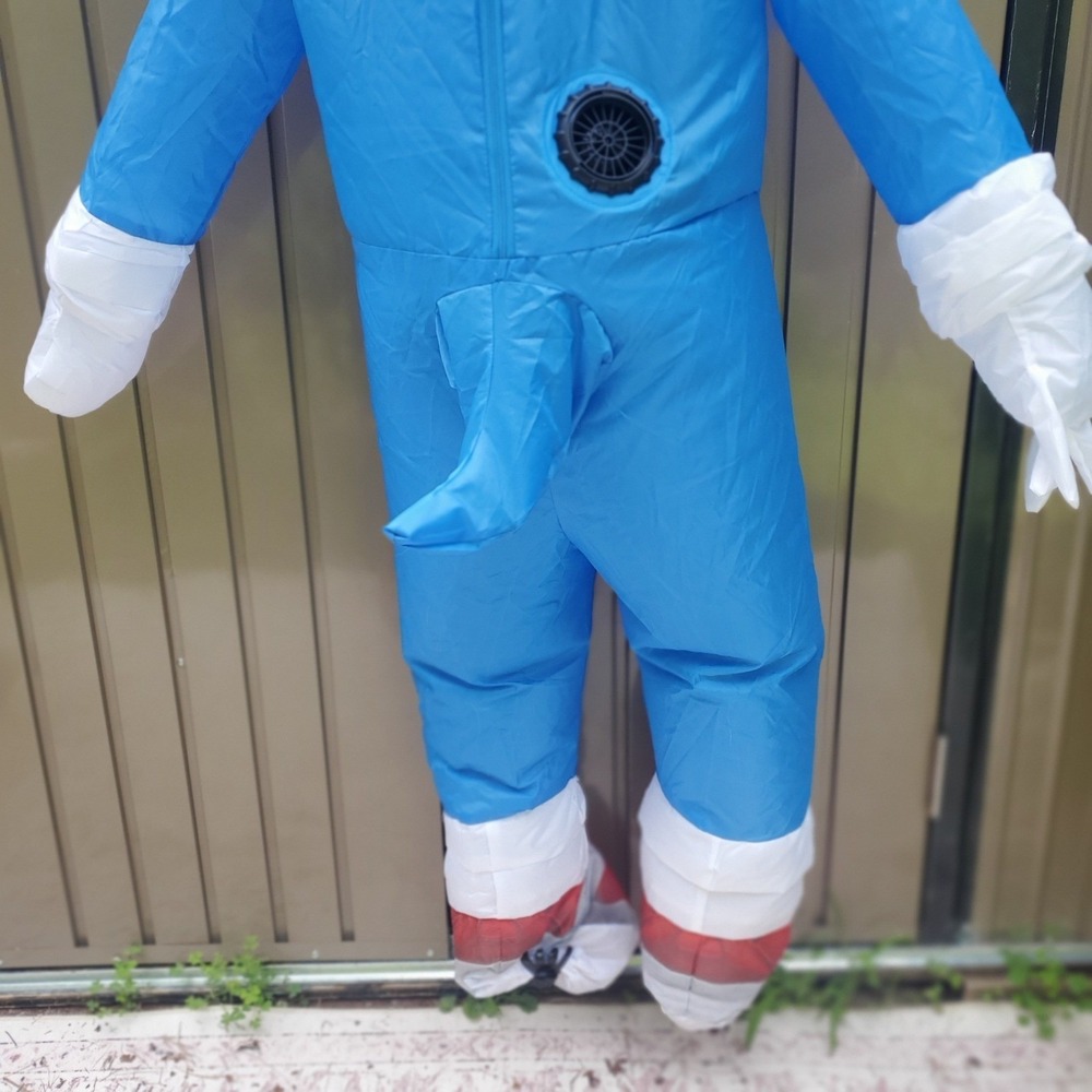 Kids Sonic Hedgehog 3 Inflatable Costume Disguise One Size 43"-53.5" tall nwt - Picture 12 of 13